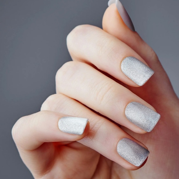 Kiss Other - KISS Gel Fantasy Magnetic Press On Nails- Dignity Silver Short Squoval Shape